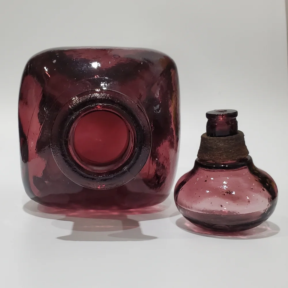 Vntg 9" Amythest Purple Pinched Art Glass Decanter and Stopper - Picture 6 of 10